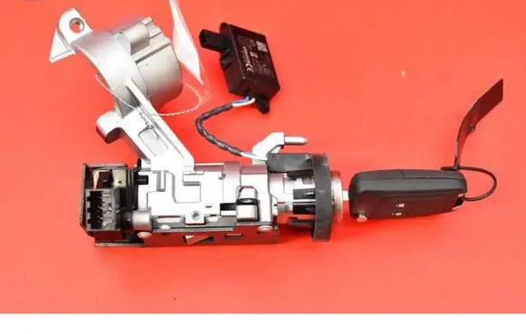 Opel Corsa E Ignition lock 13496392