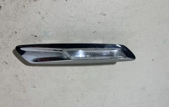 BMW 5 F10 F11 Front fender indicator light 7154168