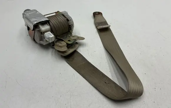 Lexus RX 300 Front seatbelt 7K8290P 009058