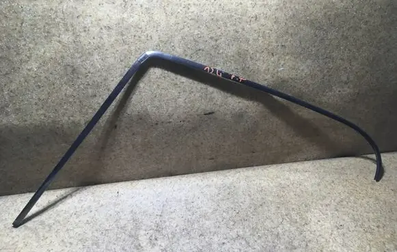 Mercedes-Benz E W124 Rear side glass trim 