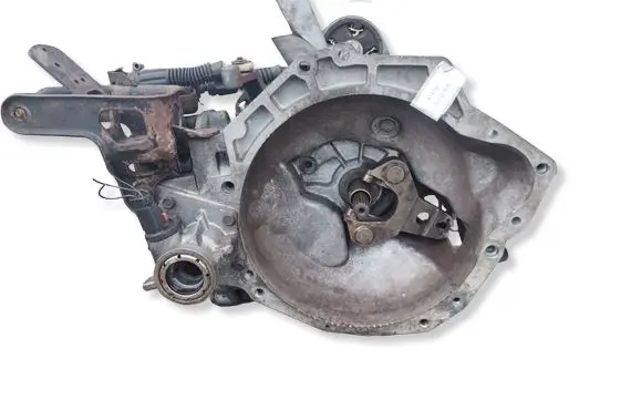 Chrysler Grand Voyager IV Manual 5 speed gearbox 4641922AB T850