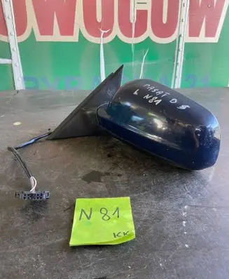 Volkswagen PASSAT B5 Front door electric wing mirror E1020479