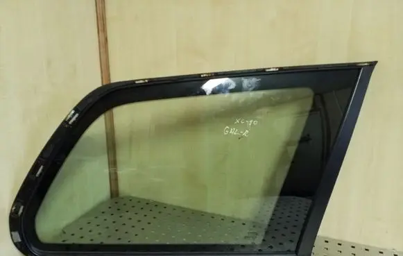 Volvo XC90 Rear side window