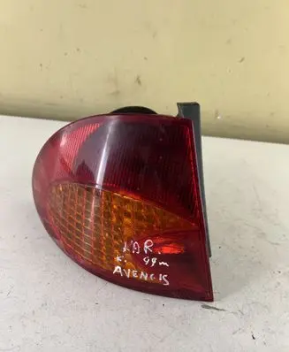 Toyota Avensis T220 Rear/tail lights