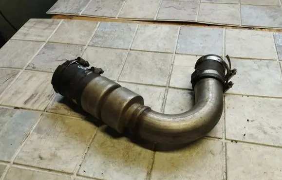 Volvo V50 Intercooler hose/pipe