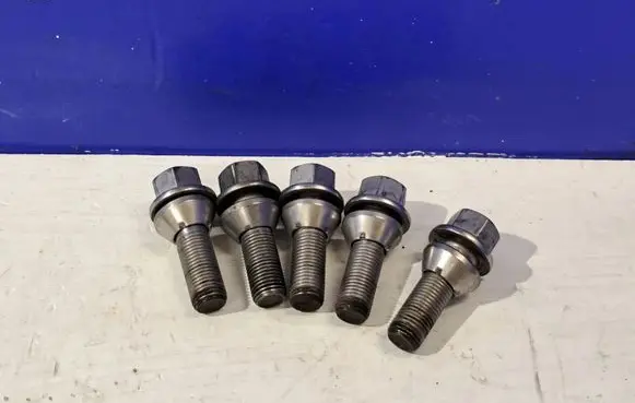 Polestar 2 Nuts/bolts 31423735