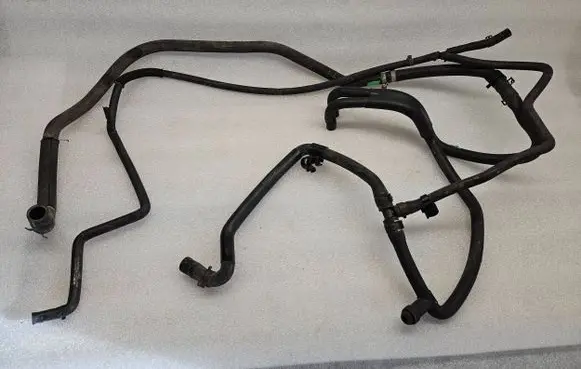 Volkswagen Touareg I Engine coolant pipe/hose 7L6122096R