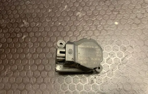 Ford S-MAX Air flap motor/actuator 3M5H19E616AB 11875 EAD251