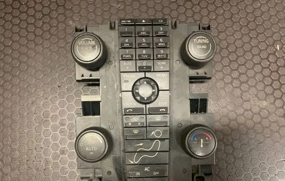Volvo V50 Climate control unit 8697156 19206 04W05T