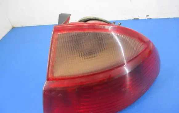 Toyota Avensis T220 Rear/tail lights