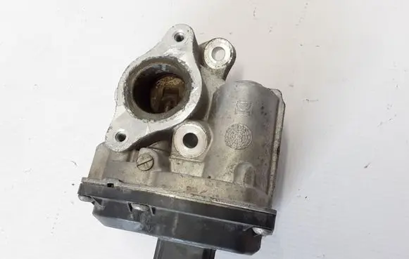 Renault Clio IV EGR valve 147104647R