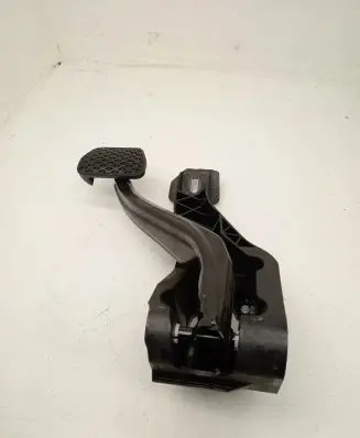 BMW iX Brake pedal 6893660