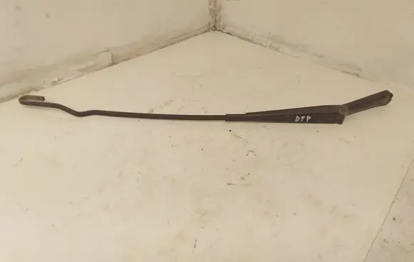 Volkswagen Transporter - Caravelle T4 Front wiper blade arm 701955410A