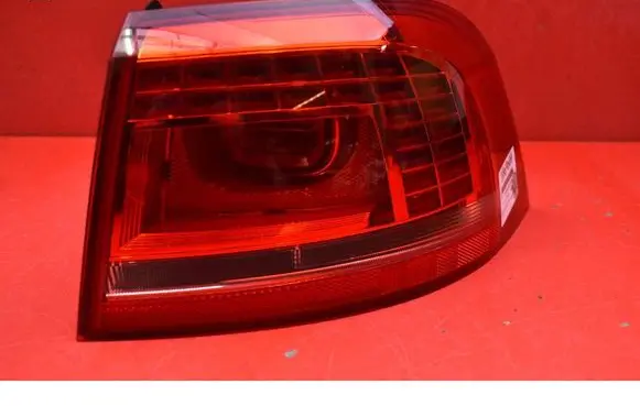Volkswagen PASSAT CC Rear/tail lights 