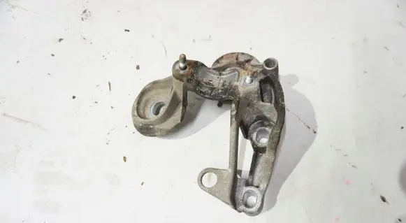 Audi A4 S4 B7 8E 8H Engine mounting bracket 8E0199351K