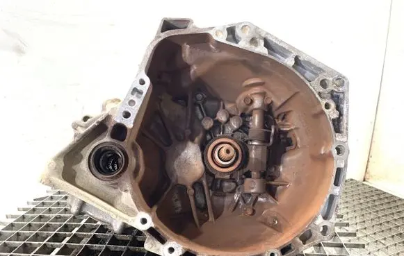 Peugeot 107 Manual 5 speed gearbox 20TT01