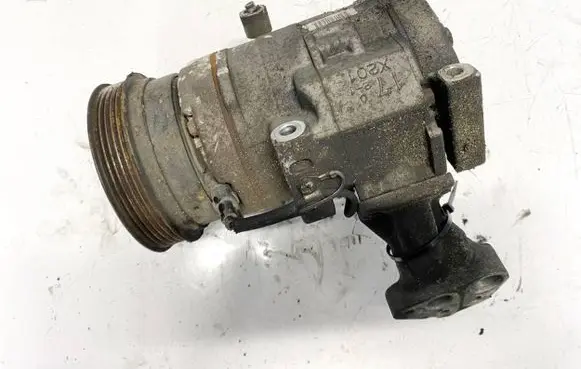 Toyota Avensis Verso Air conditioning (A/C) compressor (pump) 2473000700