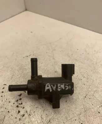 Toyota Avensis T250 Vacuum valve HU1362002740