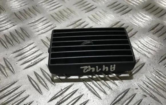 Volkswagen Golf IV Dash center air vent grill 1j0819719b