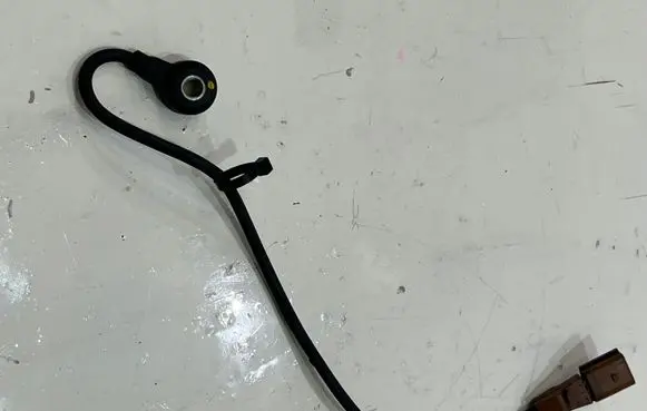 Audi A8 S8 D4 4H Detonation knock sensor 077905377G | 888.119.561