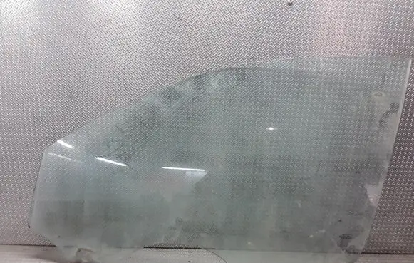 Volkswagen Touareg I Front door window glass four-door