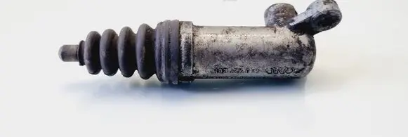 Audi 80 90 S2 B4 Clutch master cylinder 4A0721261