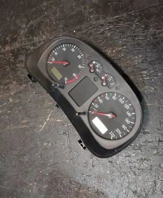 Volkswagen Golf IV Speedometer (instrument cluster) 1J0920805