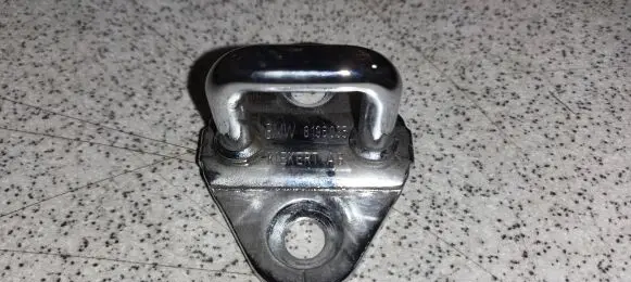 BMW 3 E46 Rear door lock loop/hook striker 8196035