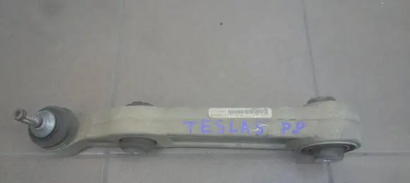 Tesla Model S Front control arm 600799700D