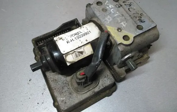 Opel Vectra B ABS Pump 13039901 S108022001C 13040101