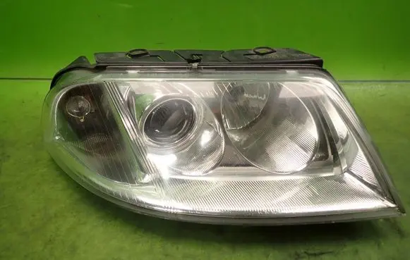 Volkswagen PASSAT B6 Headlight/headlamp 