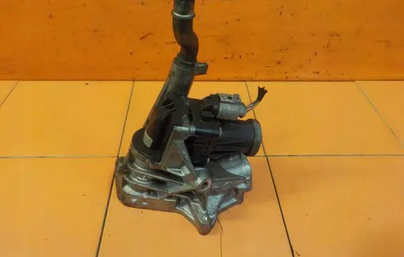 Jaguar XF X250 EGR thermostat 701881050