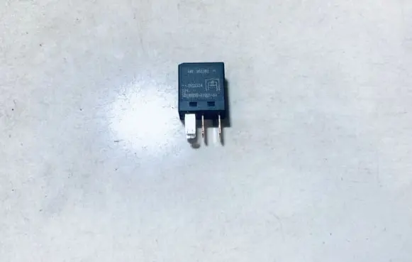 Mitsubishi Colt Other relay mb953382 050332a