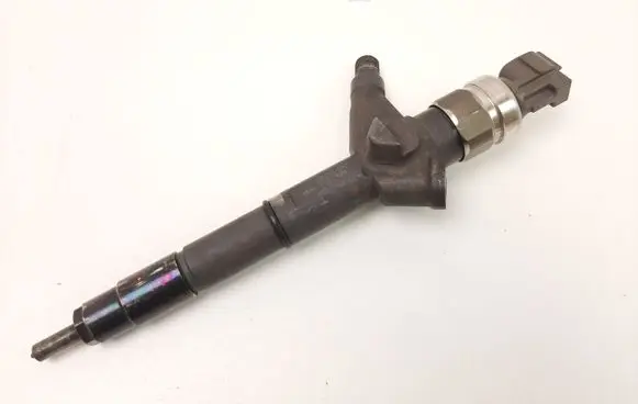 Nissan Primera Fuel injector AW421AW4 04G02129