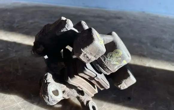 Mercedes-Benz C W203 Rear brake caliper 36278