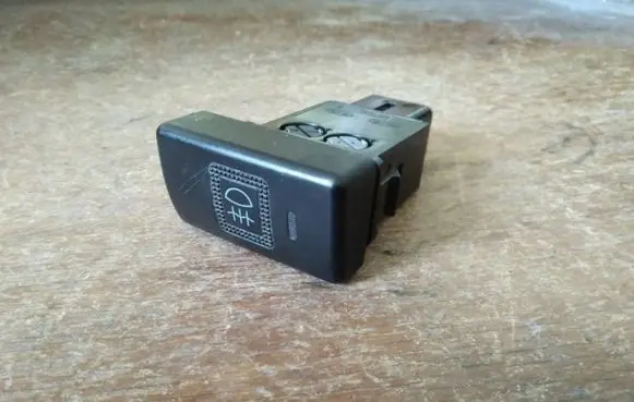 Hyundai Trajet Fog light switch 864W02750