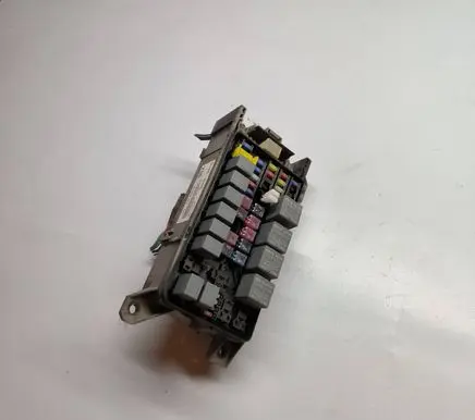 KIA Sorento Fuse module 911603E050 10051221025 BE0500512290257
