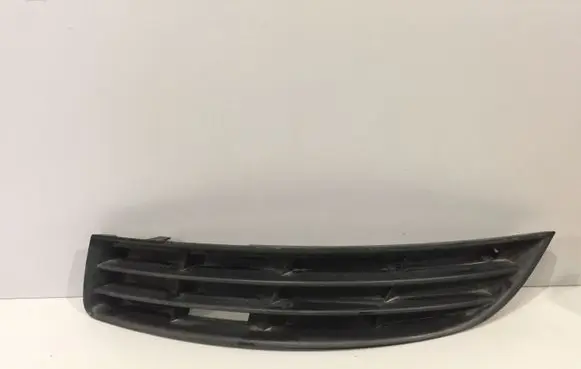 Volkswagen PASSAT B6 Front bumper lower grill 3C0853665