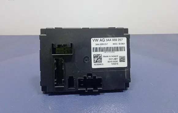 Volkswagen PASSAT CC Seat control module 3AA959257