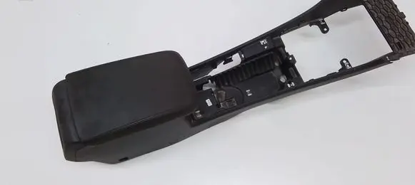 Volkswagen PASSAT B7 USA Armrest 561863243
