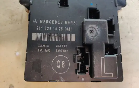 Mercedes-Benz E W211 Door control unit/module 2118201526