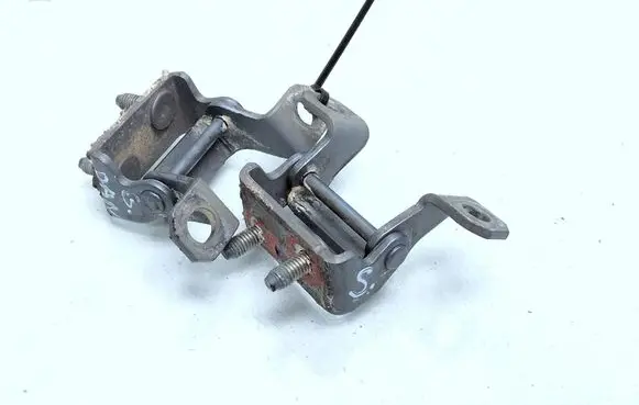 Chevrolet Captiva Tailgate/trunk/boot hinge 