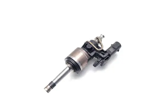 Skoda Kamiq Fuel injector 05C036E