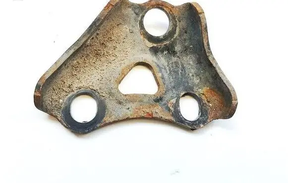 Honda FR-V Engine mounting bracket