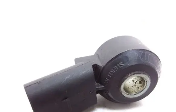 Volkswagen Golf IV Detonation knock sensor 030905377C