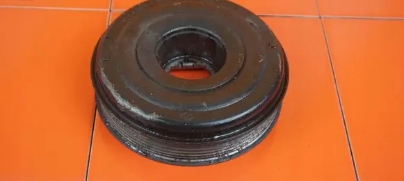 Renault Master III Timing belt tensioner pulley 805671E M9T870