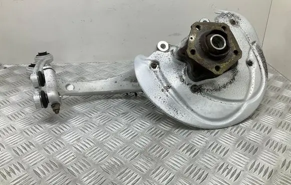 Front wheel hub