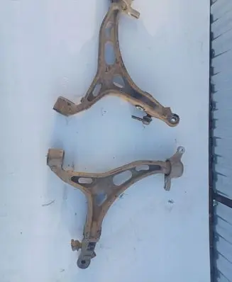 Jeep Grand Cherokee Front lower control arm/wishbone P05181833