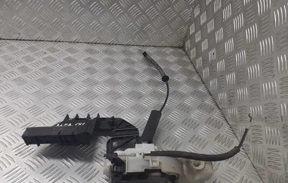 Alfa Romeo 147 Front door lock B792