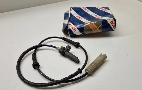 BMW 5 E39 ABS rear brake sensor 34521182160 0986594511